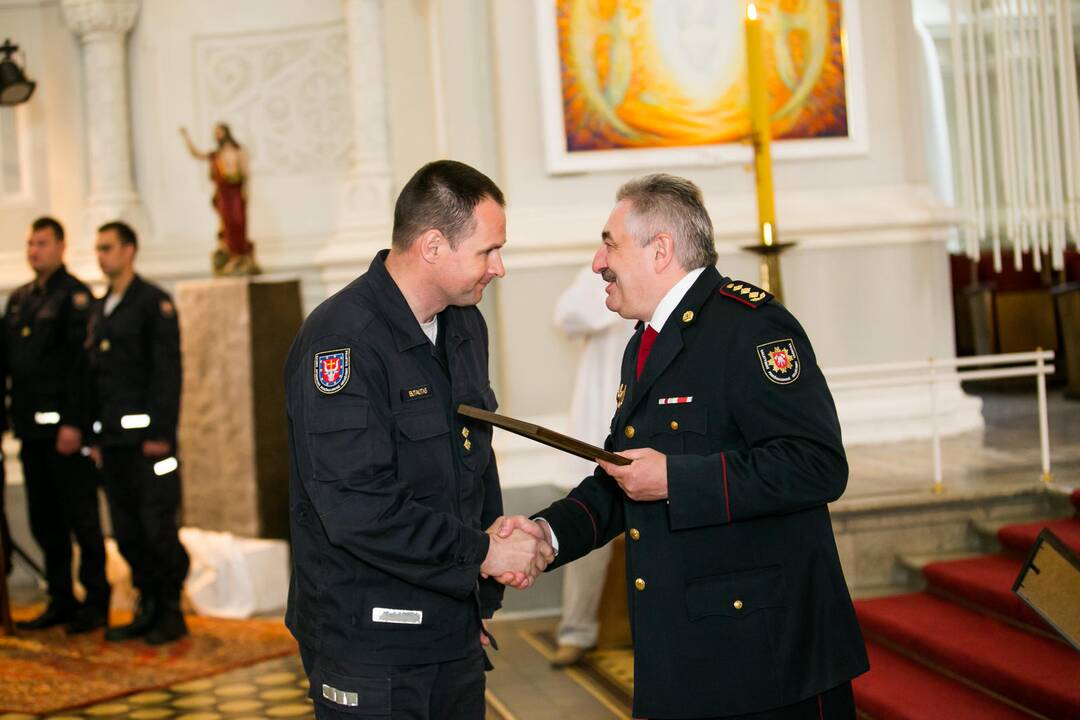 Ugniagesių priesaikos priėmimas ir apdovanojimai Kaune