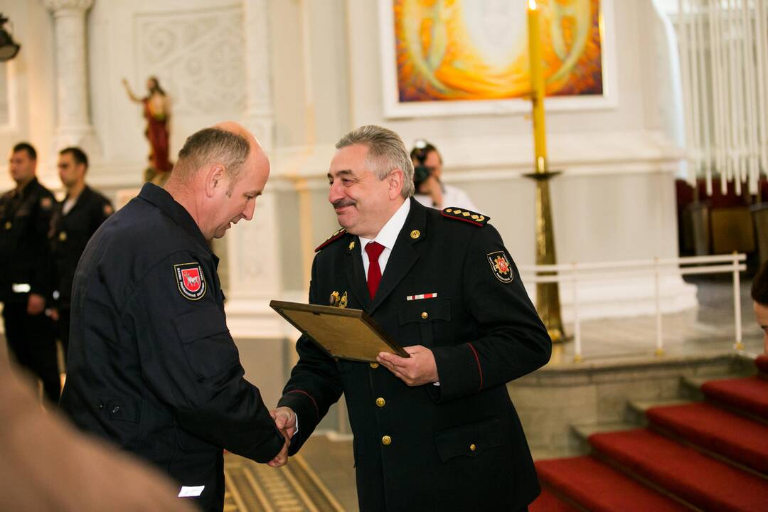 Ugniagesių priesaikos priėmimas ir apdovanojimai Kaune