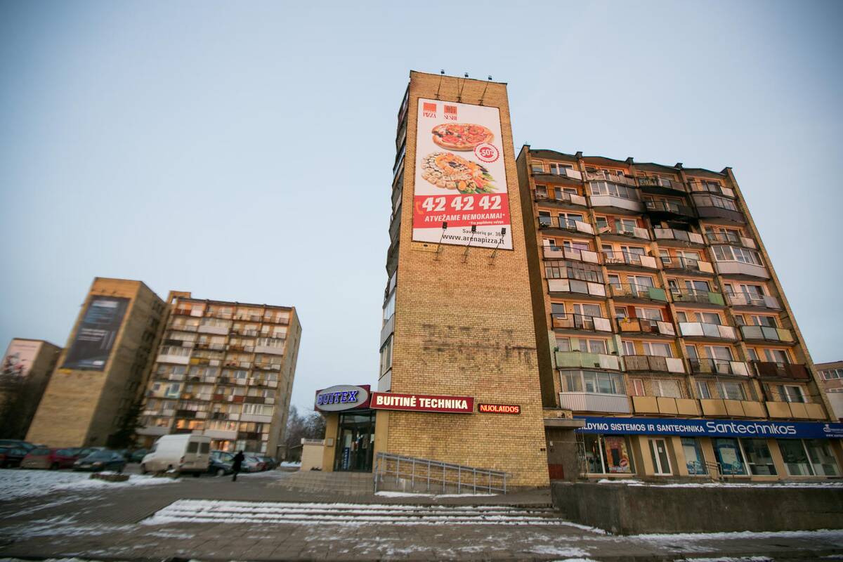 Naktį Kaune degė daugiabutis