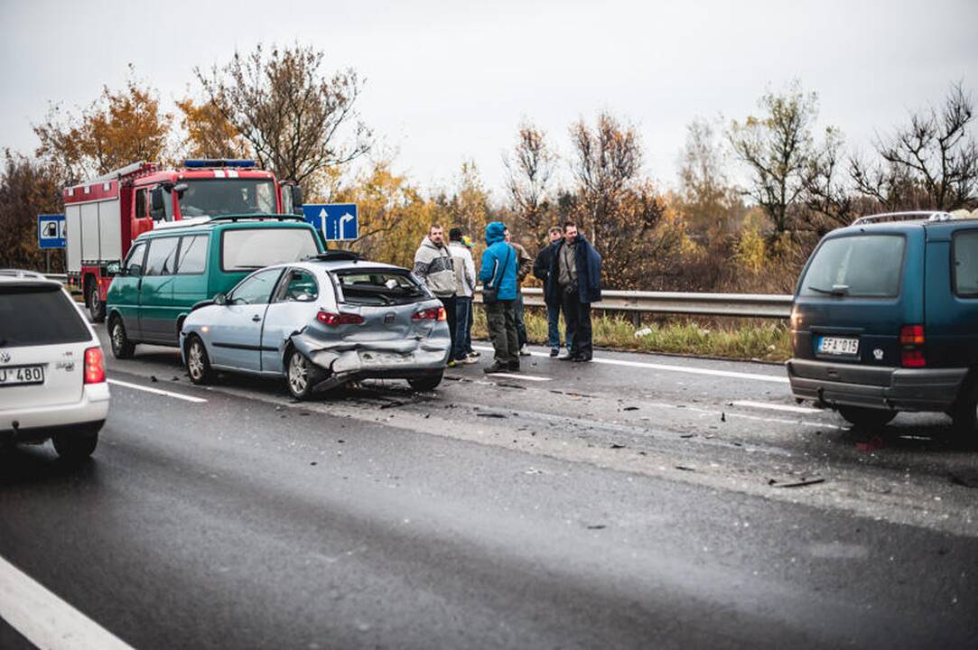 Antradienio rytą Kauno rajone per avariją sužeisti du žmonės