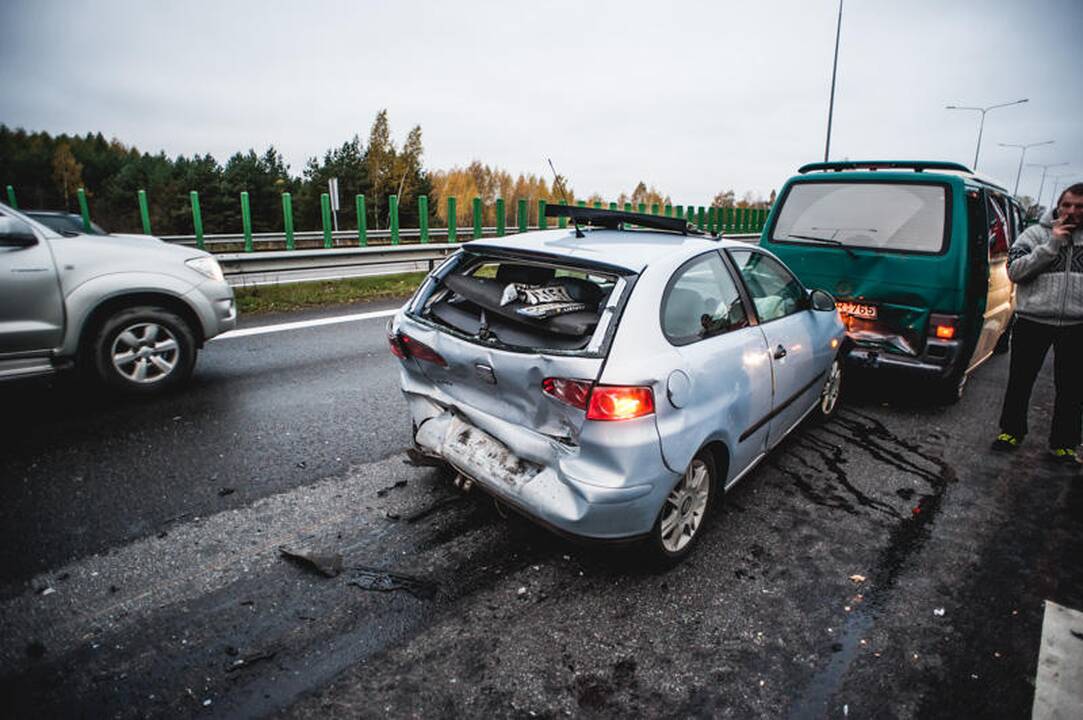 Antradienio rytą Kauno rajone per avariją sužeisti du žmonės