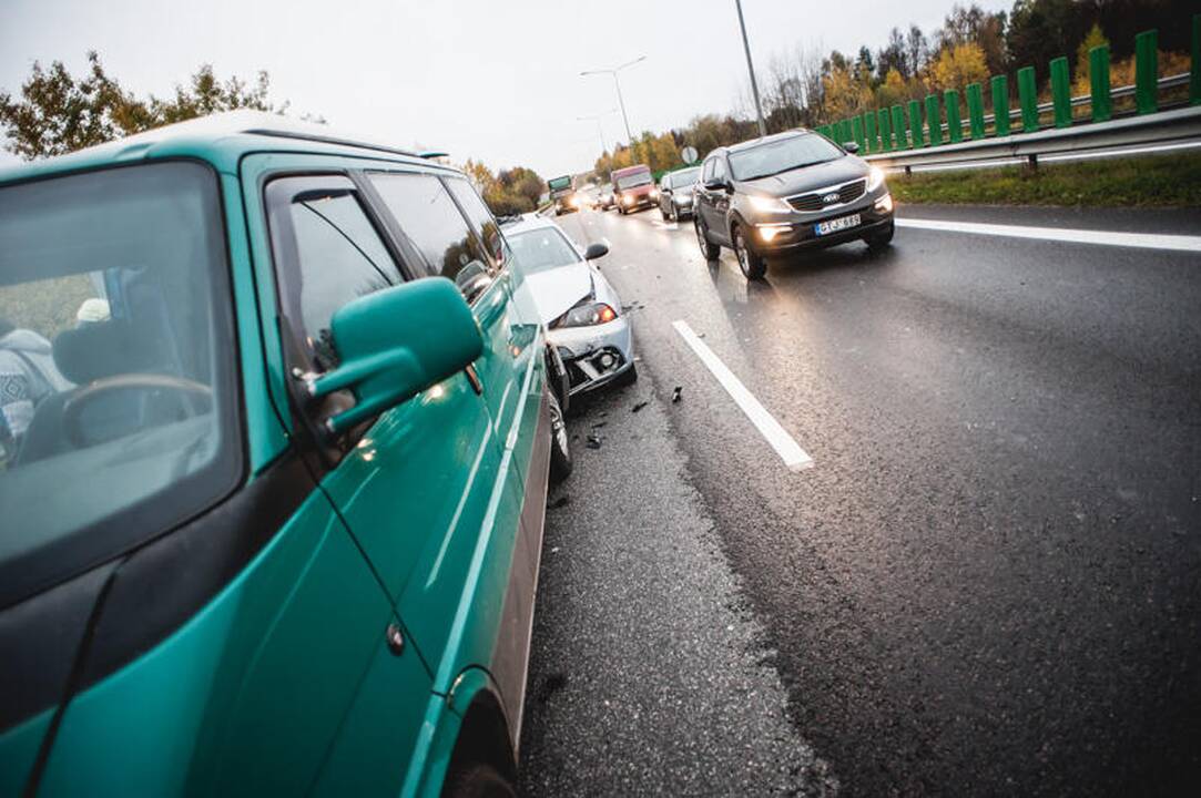 Antradienio rytą Kauno rajone per avariją sužeisti du žmonės