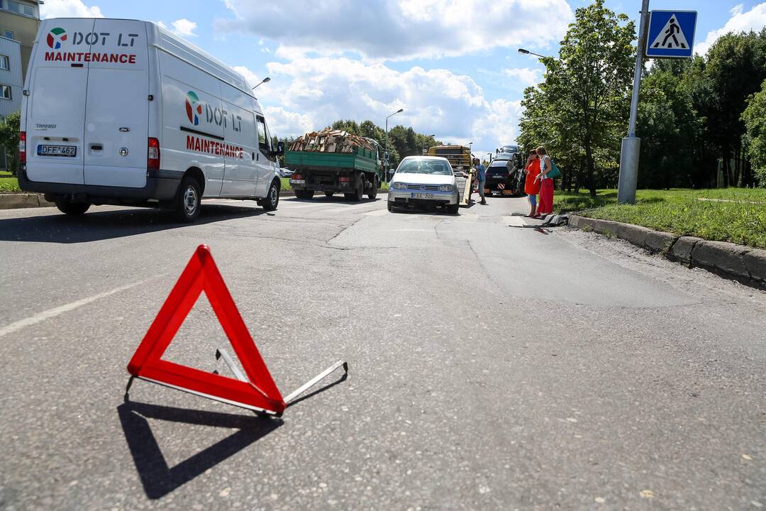 Automobilio ir vilkiko avarija