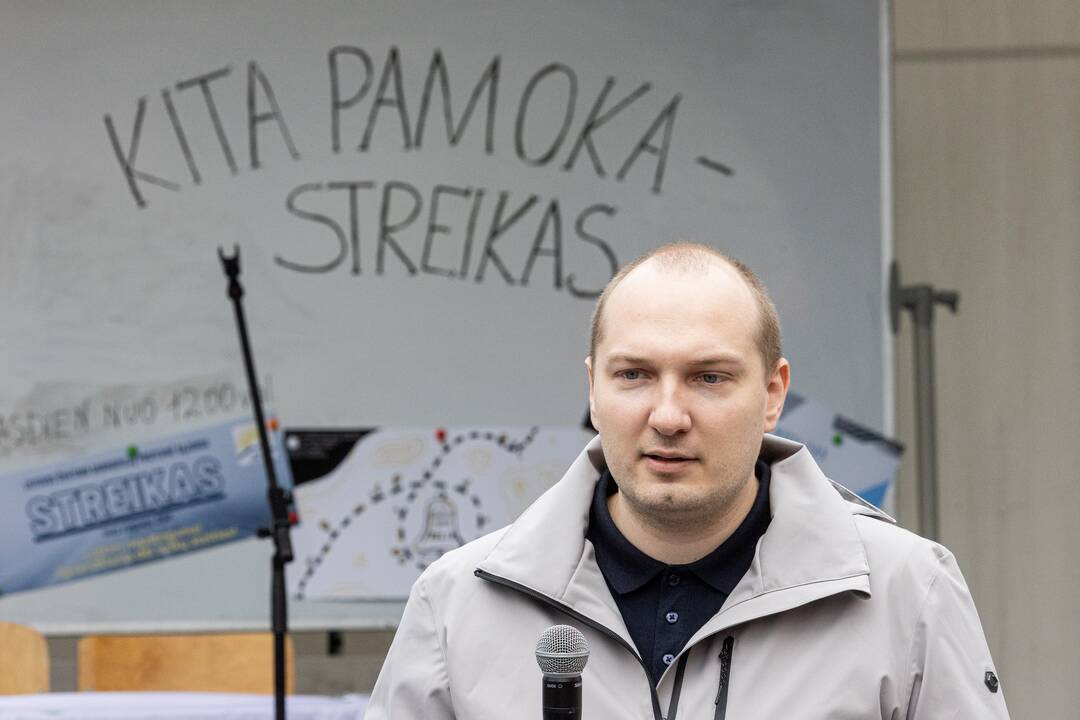 G. Jakštas susitiko su protestuojančiais mokytojais