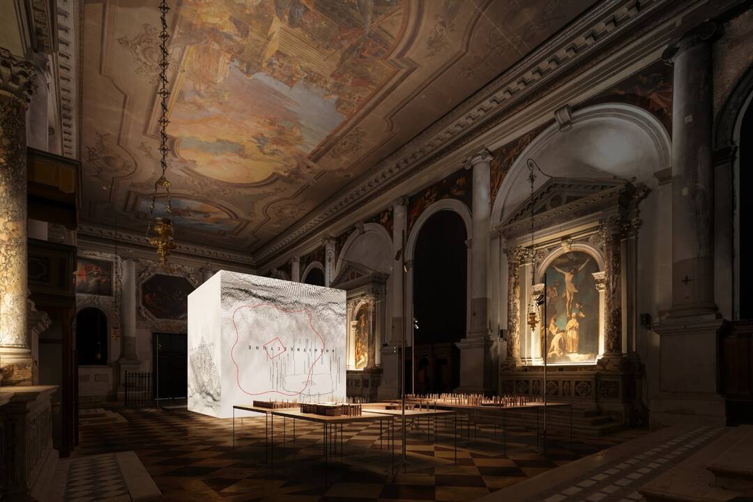 Lietuvos nacionaliniame paviljone Venecijos bienalėje – gamtos vaidmuo tvarioje architektūroje