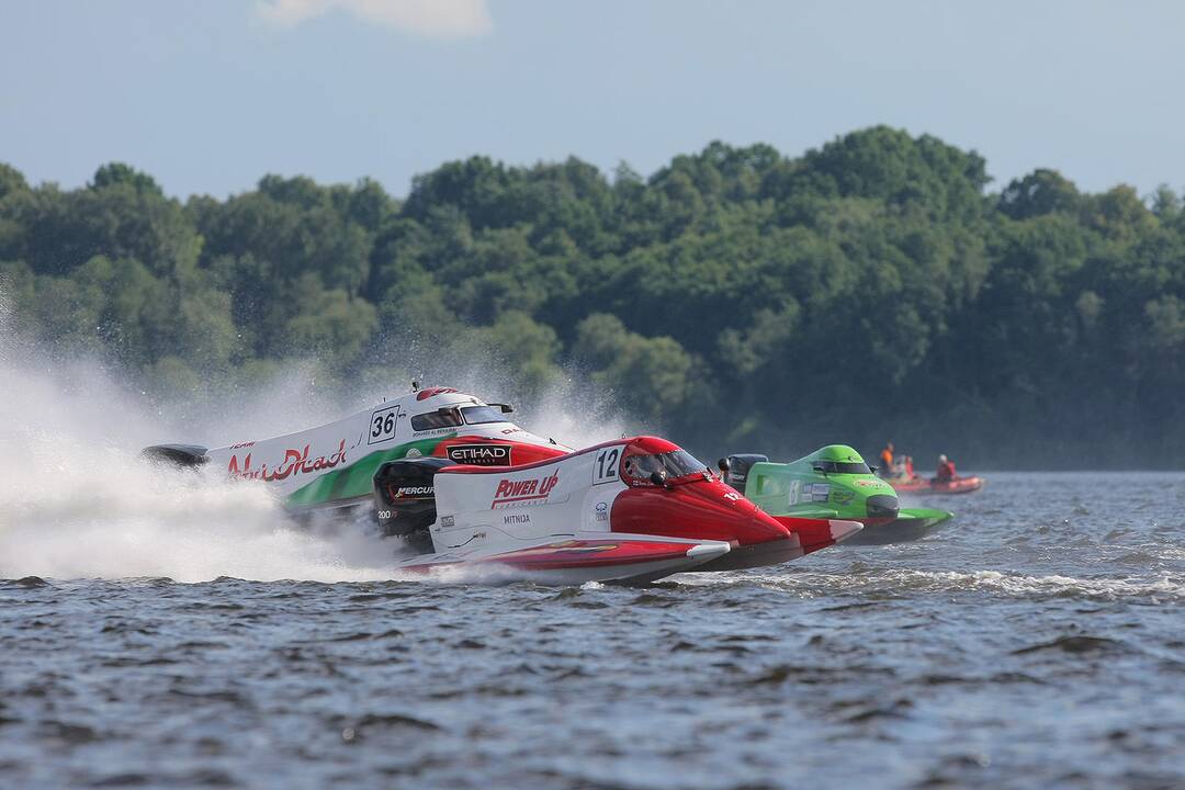 F2 formulių avarijos Kauno mariose