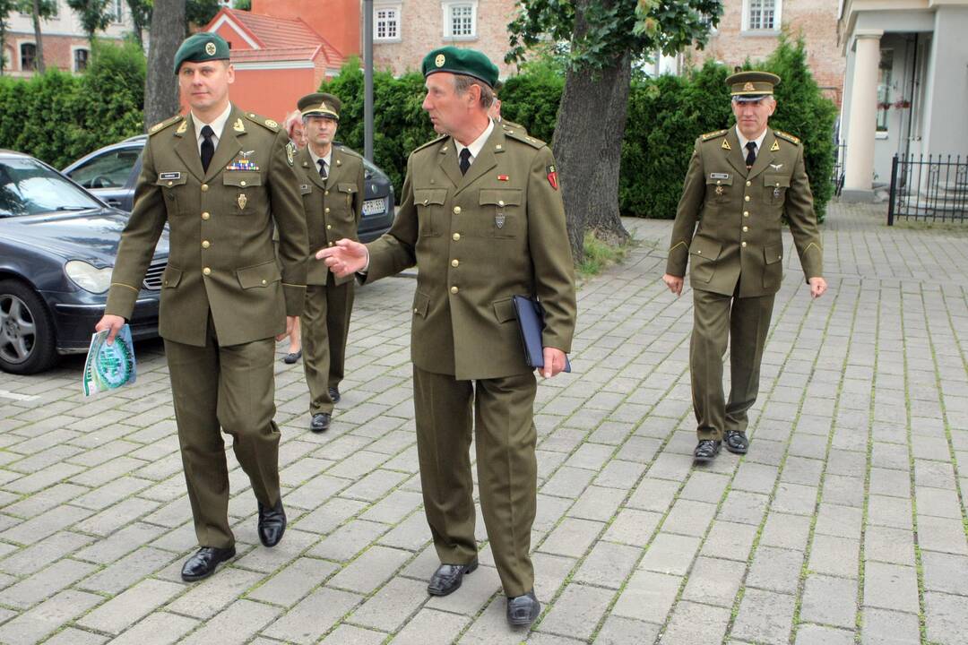 S. Tamkevičiui – garbės šaulio vardas