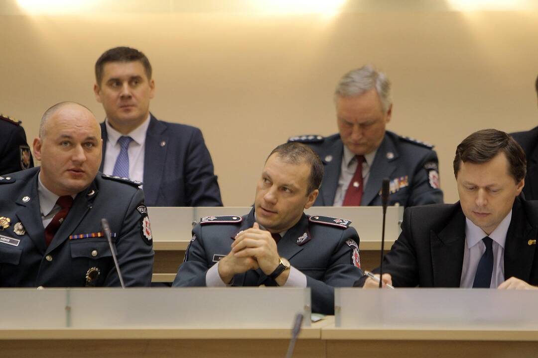 Savivaldybės rūmuose Kauno apskrities policijos vadovai pateikė ataskaitą už 2015 m.