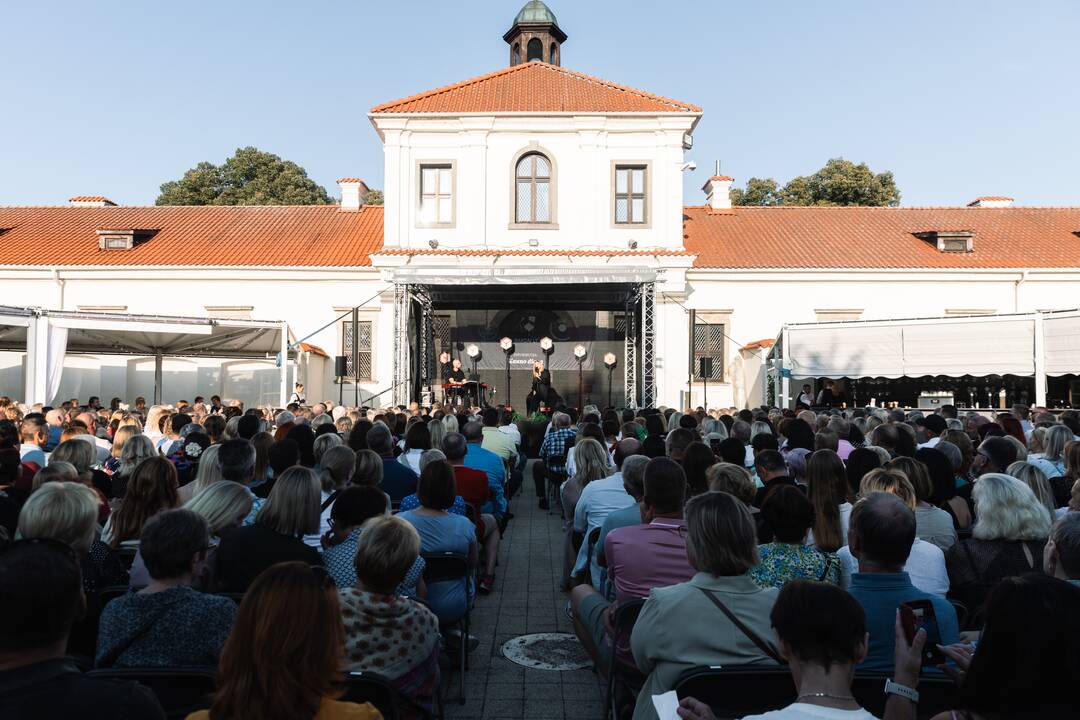 Pažaislio liepų alėjos vakarai | Inga Jankauskaitė ir pianistas Tomas Dičiūnas