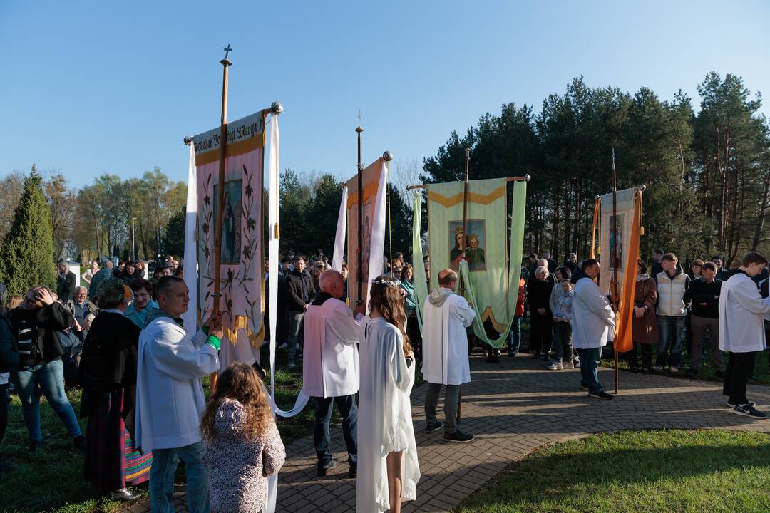 Velykų ryto mišios Tabariškių Kristaus Karaliaus bažnyčioje