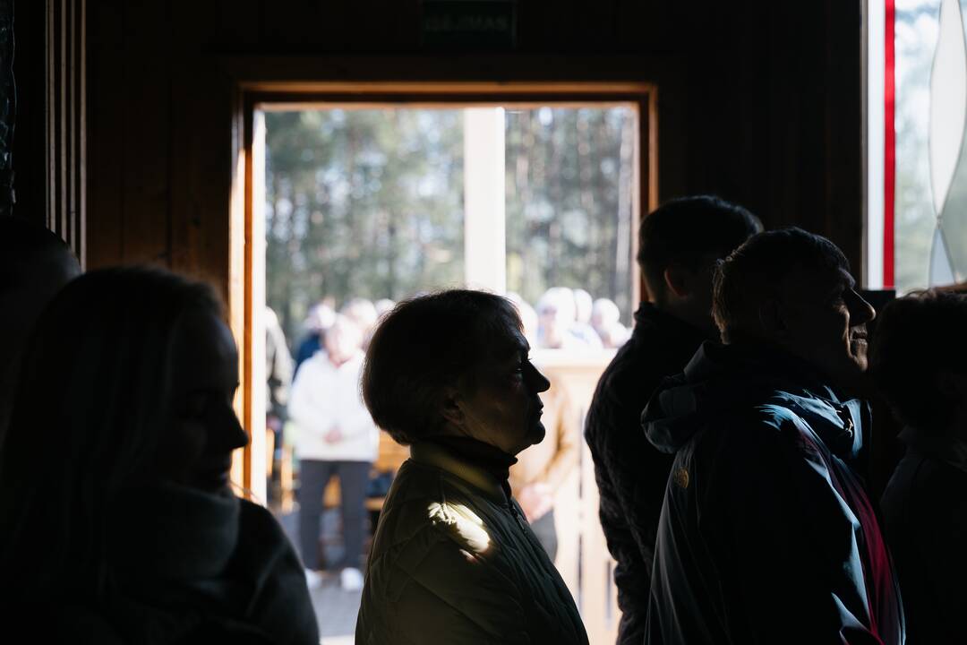 Velykų ryto mišios Tabariškių Kristaus Karaliaus bažnyčioje