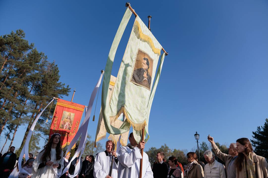 Velykų ryto mišios Tabariškių Kristaus Karaliaus bažnyčioje