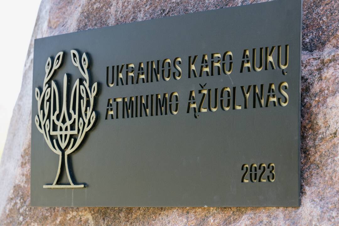 Ukrainos karo aukų atminimo ąžuolyne - dar daugiau ąžuolų