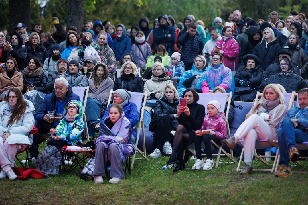 „Botaninių naktų“ magija ir koncertas