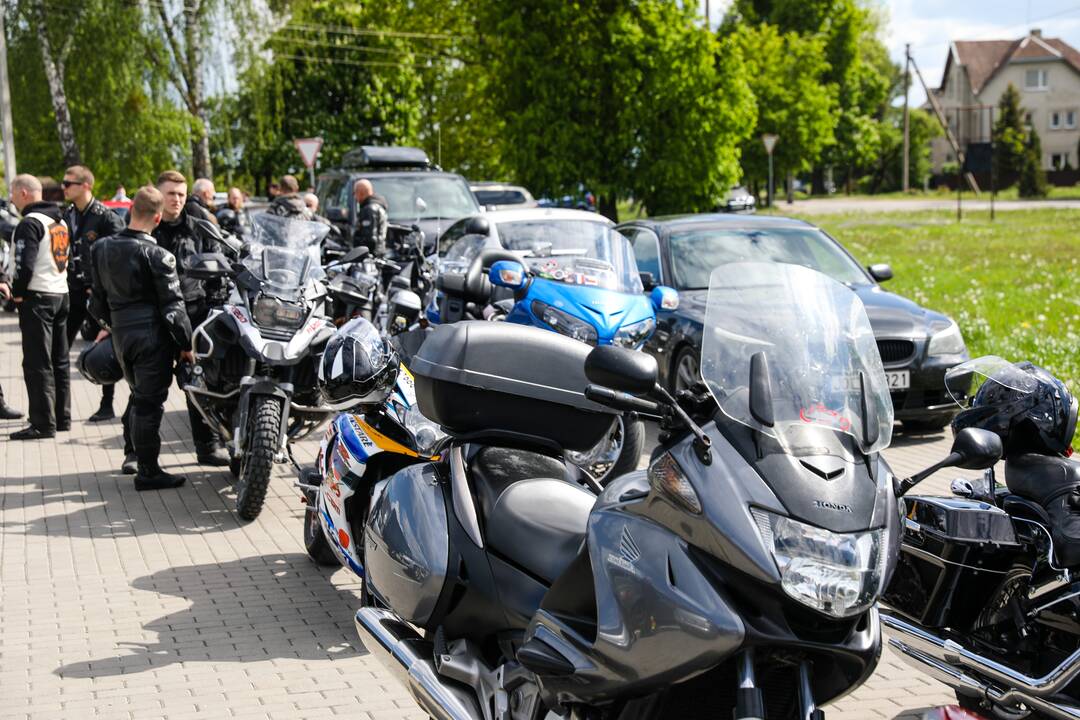 Tiesiai pagrindiniu keliu važiavęs N.Vinckus žuvo vietoje, kai Ringaudų seniūnijos Mitkūnų kaime susidūrė su kelią kirtusiu girtu "Opel" vairuotoju.