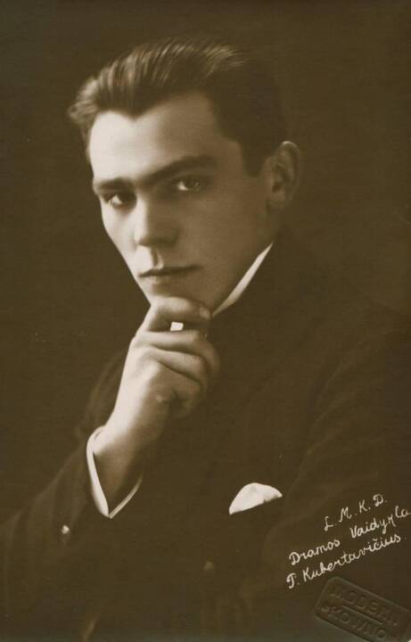 Karaliaus Lyro vaidmuo. Spektaklis: V. Šekspyro "Karalius Lyras" (1937), rež. K. Juršys. 
