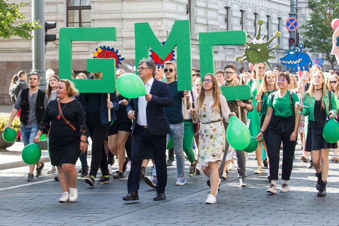 Šventinė VU studentų eisena