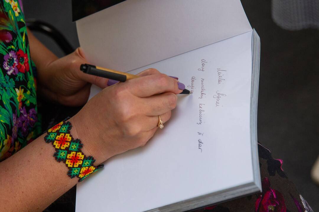 Du lietuvių literatūros dešimtmečiai: ką skaitėme tuomet ir kuo žavimės šiandien?
