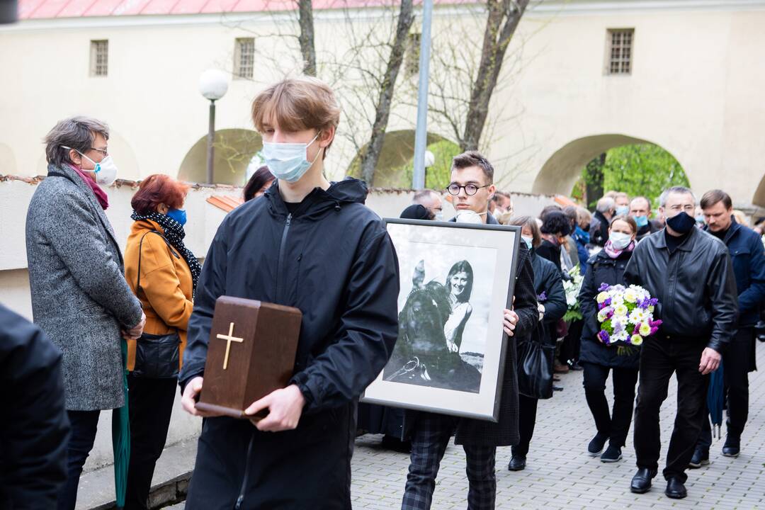 Į amžinojo poilsio vietą išlydėta R. Kmieliauskaitė