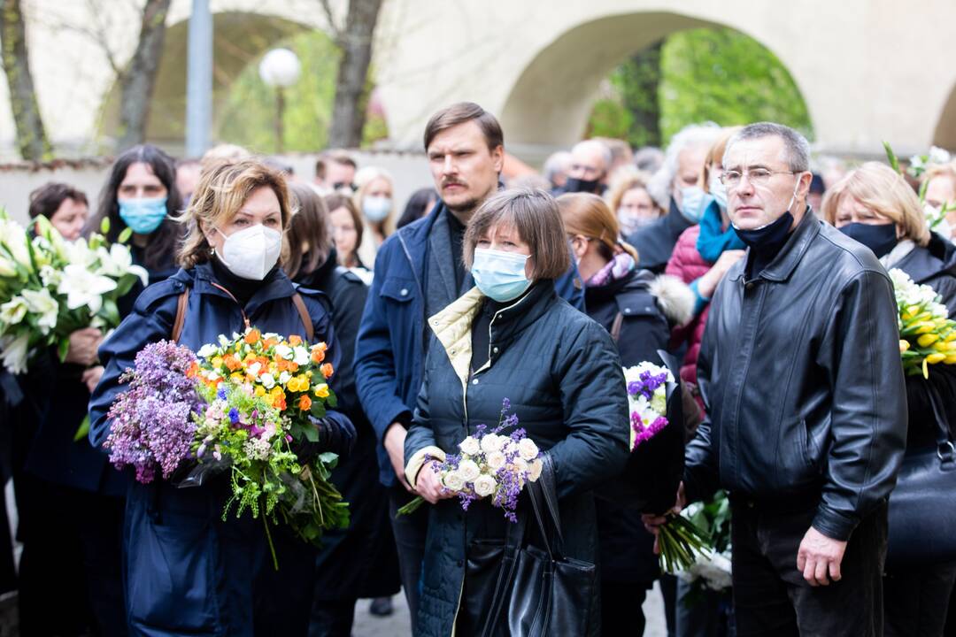 Į amžinojo poilsio vietą išlydėta R. Kmieliauskaitė
