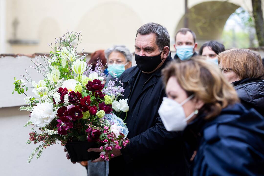 Į amžinojo poilsio vietą išlydėta R. Kmieliauskaitė