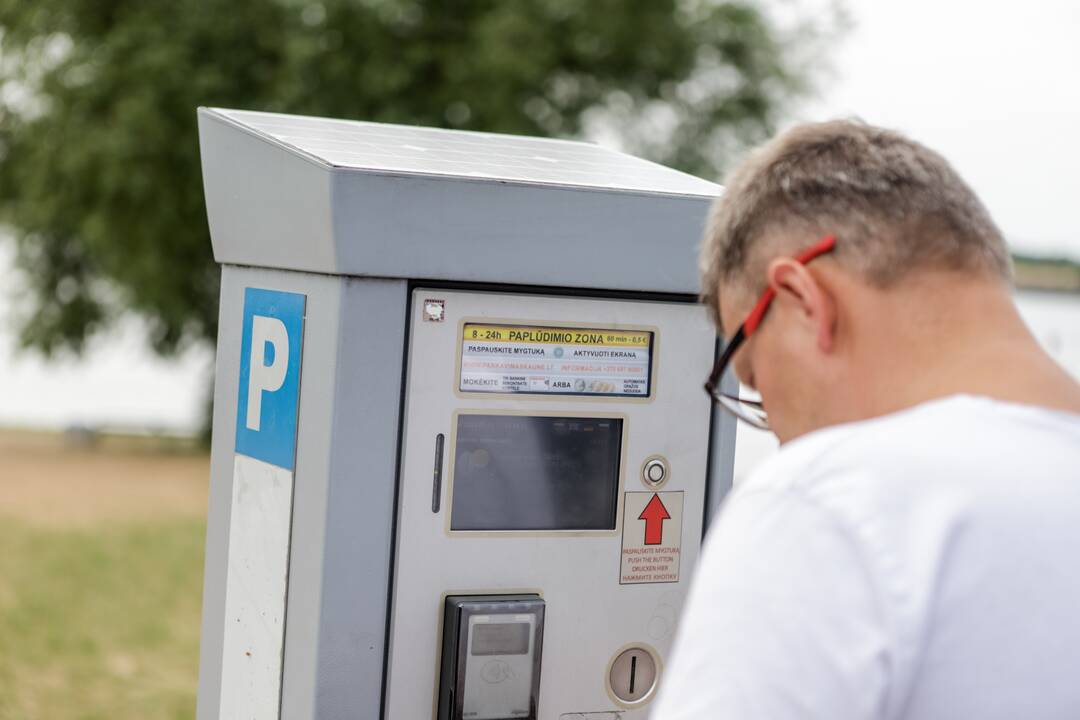 Kauniečiai savaitgalį leido prie vandens telkinių