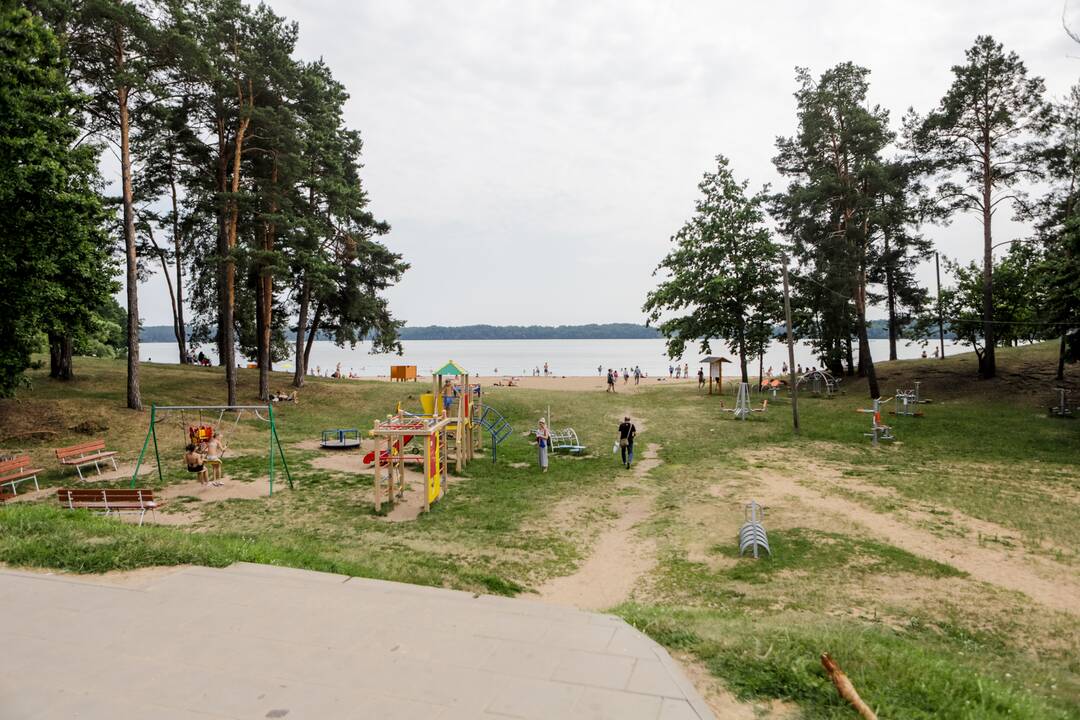 Kauniečiai savaitgalį leido prie vandens telkinių