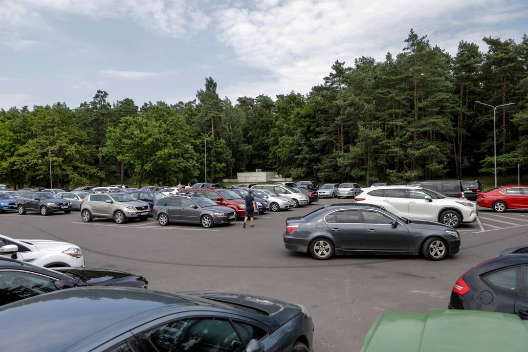 Kauniečiai savaitgalį leido prie vandens telkinių