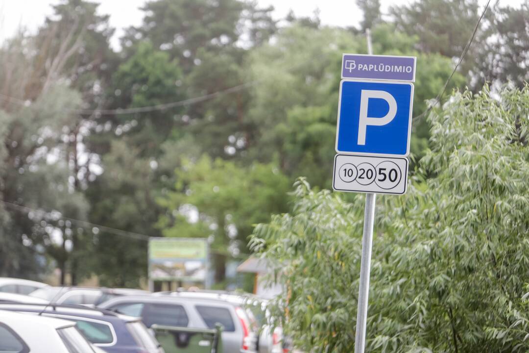Kauniečiai savaitgalį leido prie vandens telkinių