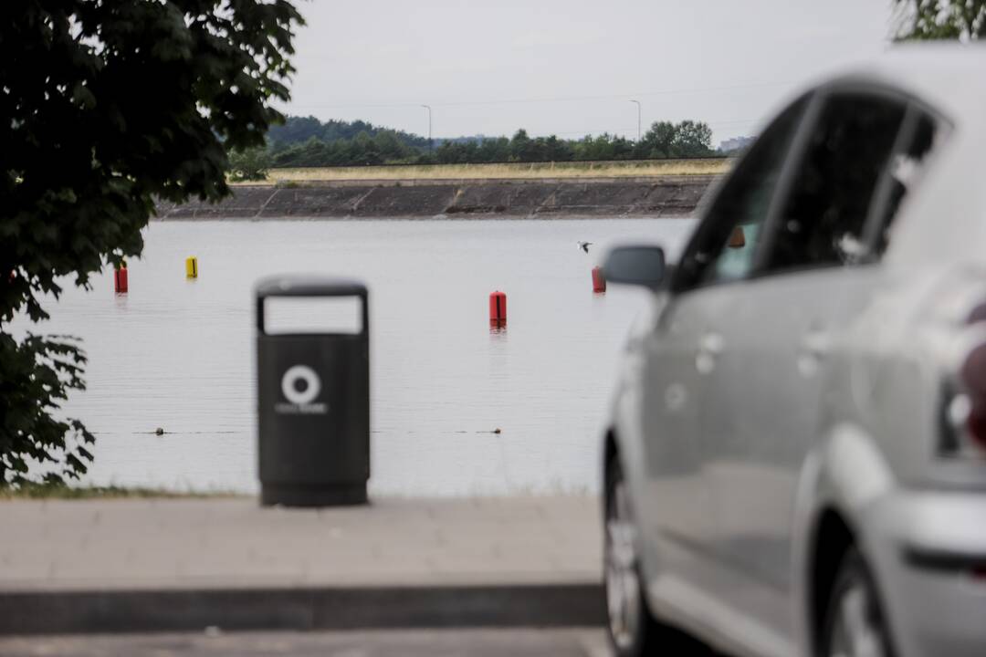 Kauniečiai savaitgalį leido prie vandens telkinių
