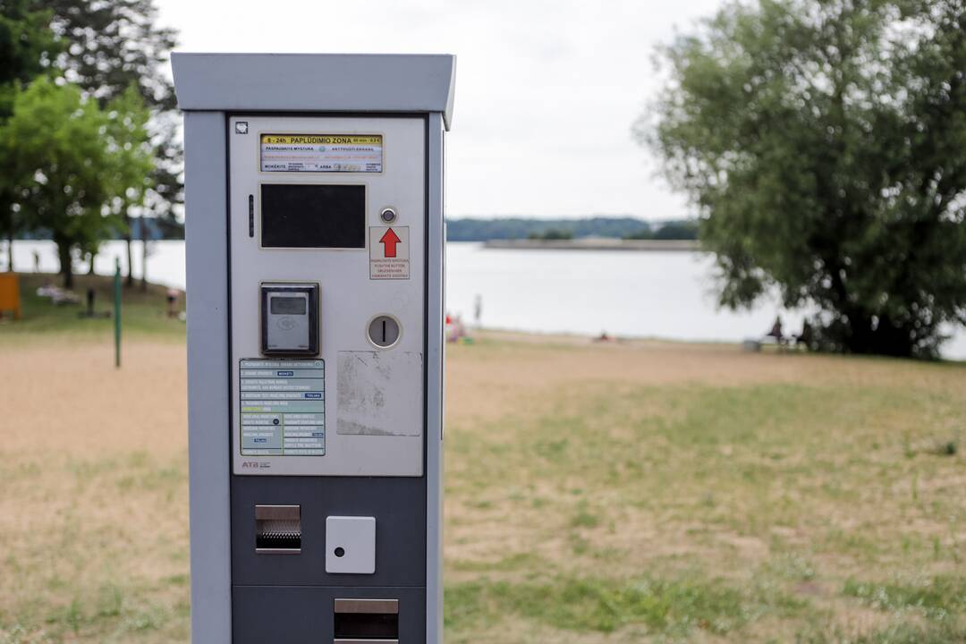 Kauniečiai savaitgalį leido prie vandens telkinių