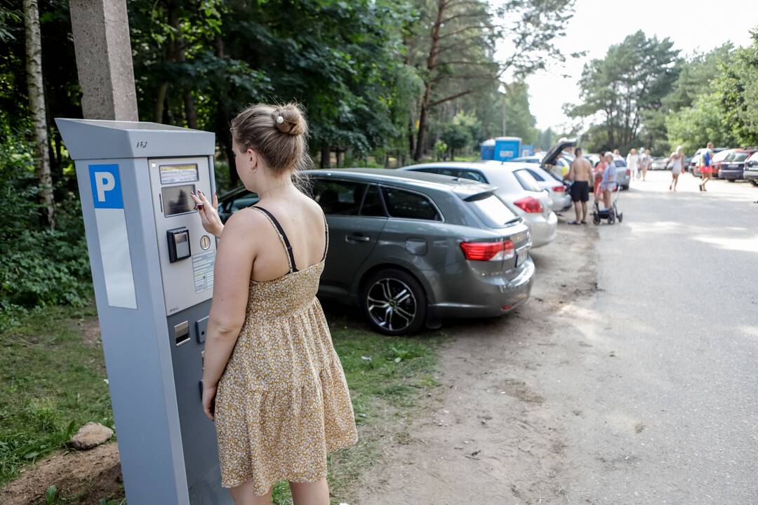 Kauniečiai savaitgalį leido prie vandens telkinių