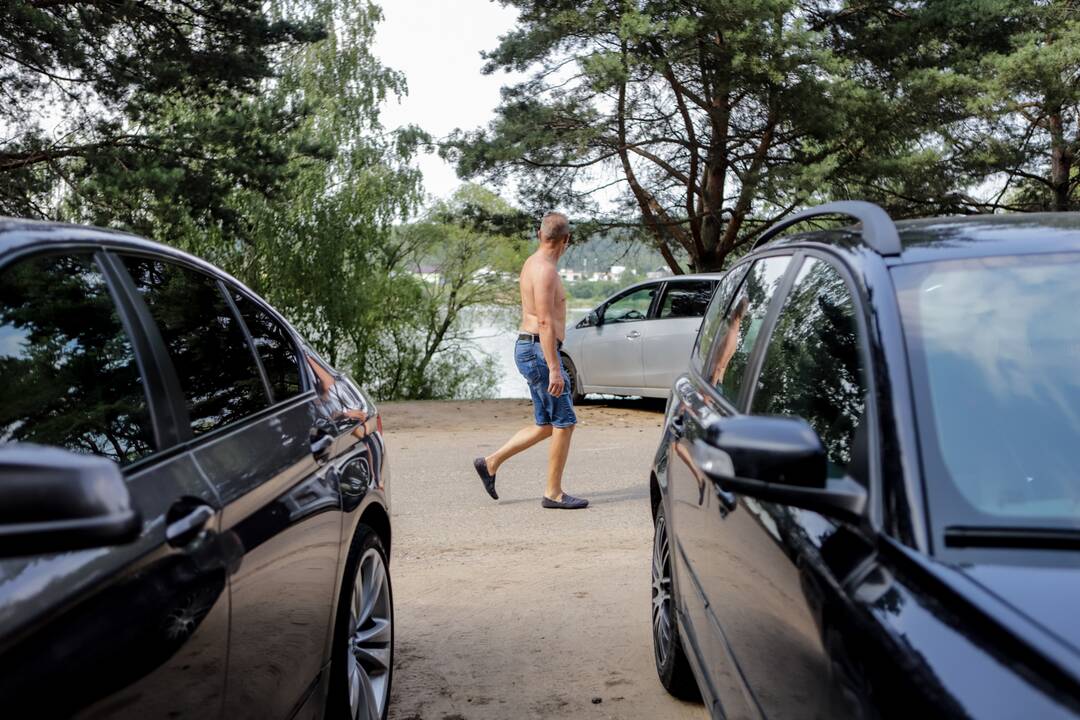 Kauniečiai savaitgalį leido prie vandens telkinių