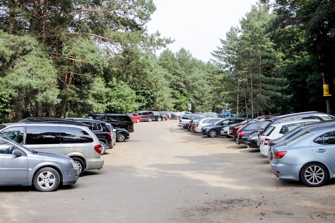 Kauniečiai savaitgalį leido prie vandens telkinių