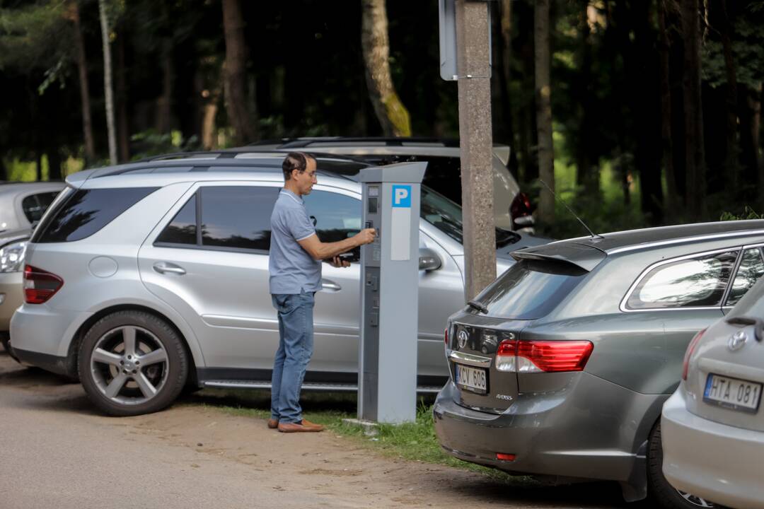 Kauniečiai savaitgalį leido prie vandens telkinių