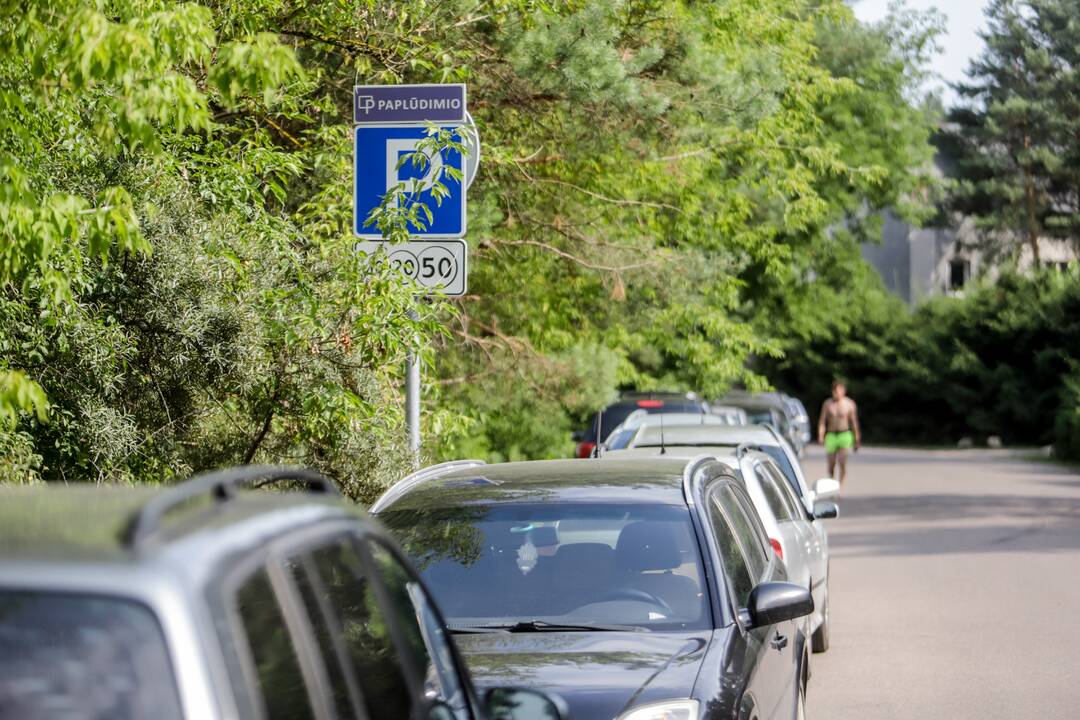 Kauniečiai savaitgalį leido prie vandens telkinių