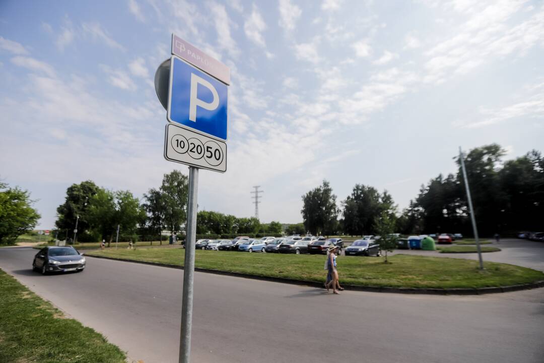 Kauniečiai savaitgalį leido prie vandens telkinių