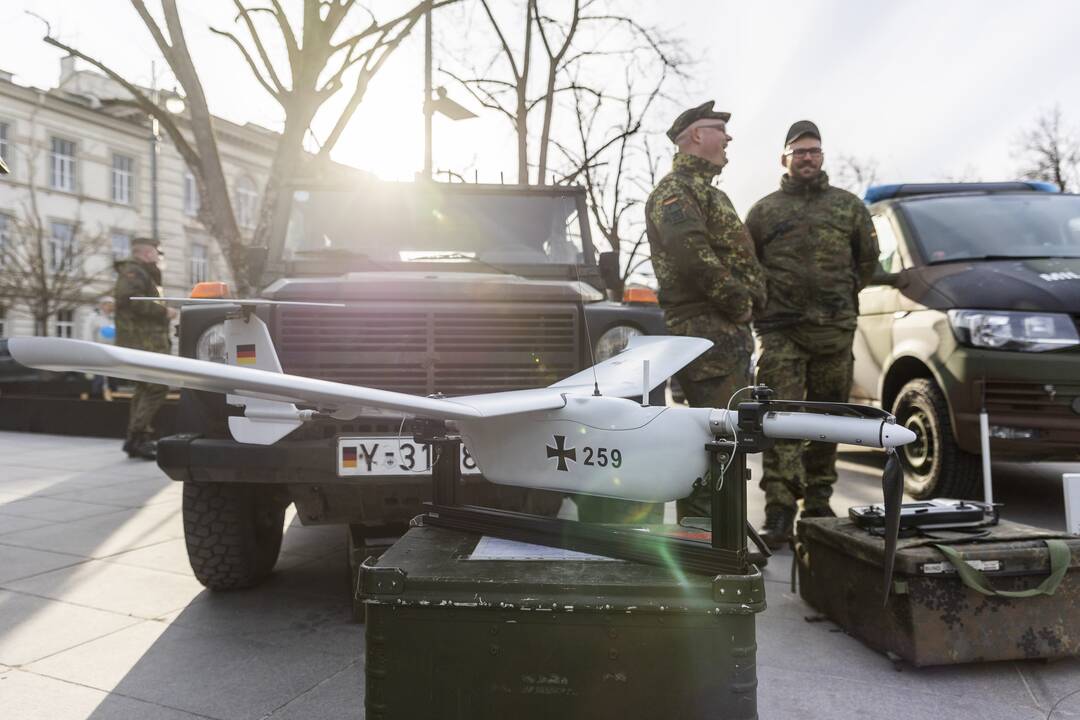 Lukiškių aikštėje vyko Lietuvos įstojimo į NATO minėjimas