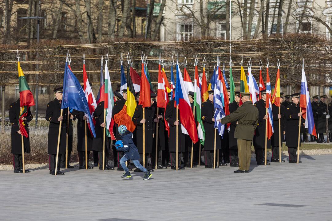 Lukiškių aikštėje vyko Lietuvos įstojimo į NATO minėjimas