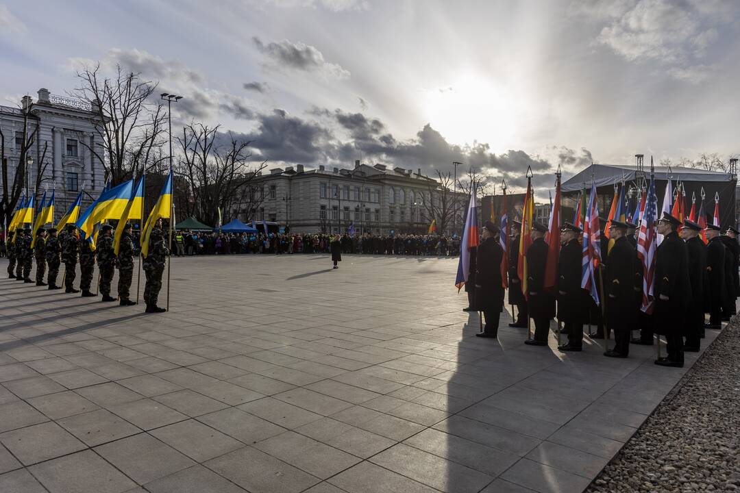 Lukiškių aikštėje vyko Lietuvos įstojimo į NATO minėjimas