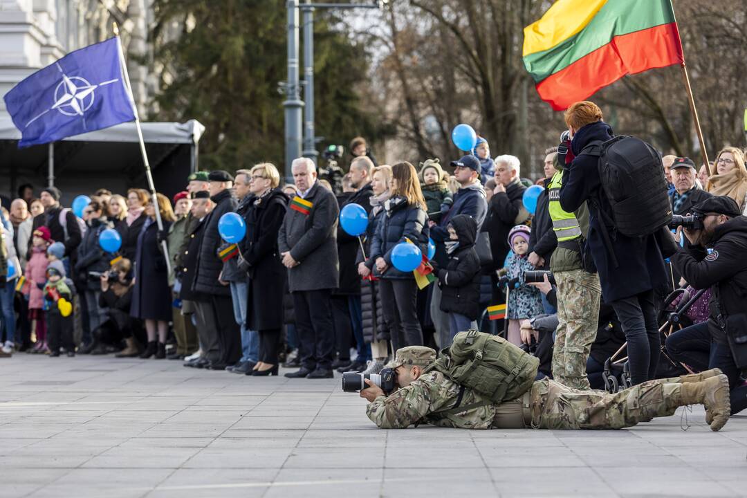 Lukiškių aikštėje vyko Lietuvos įstojimo į NATO minėjimas