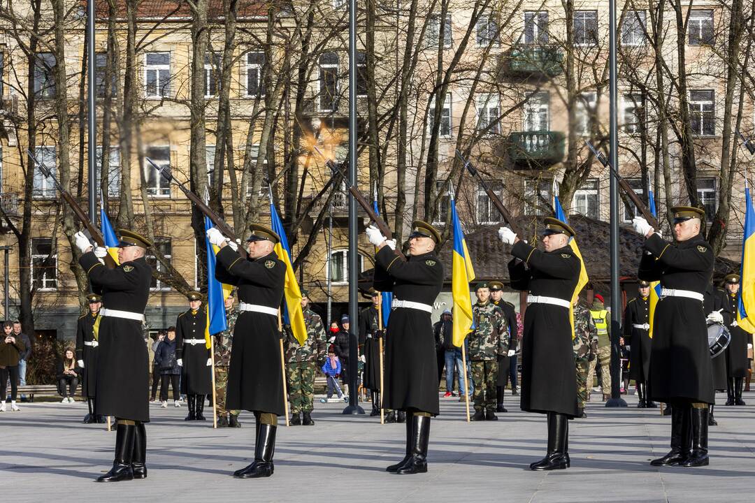 Lukiškių aikštėje vyko Lietuvos įstojimo į NATO minėjimas