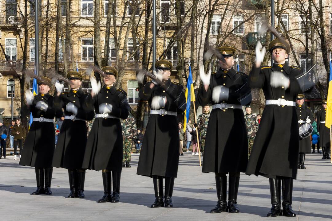 Lukiškių aikštėje vyko Lietuvos įstojimo į NATO minėjimas