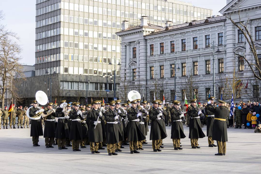 Lukiškių aikštėje vyko Lietuvos įstojimo į NATO minėjimas