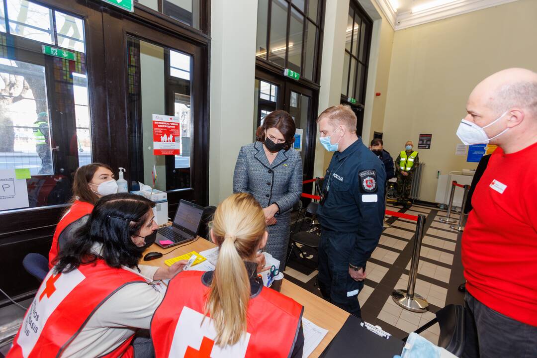 D. ir G. Nausėdos apsilankė ukrainiečių registracijos centre Kaune