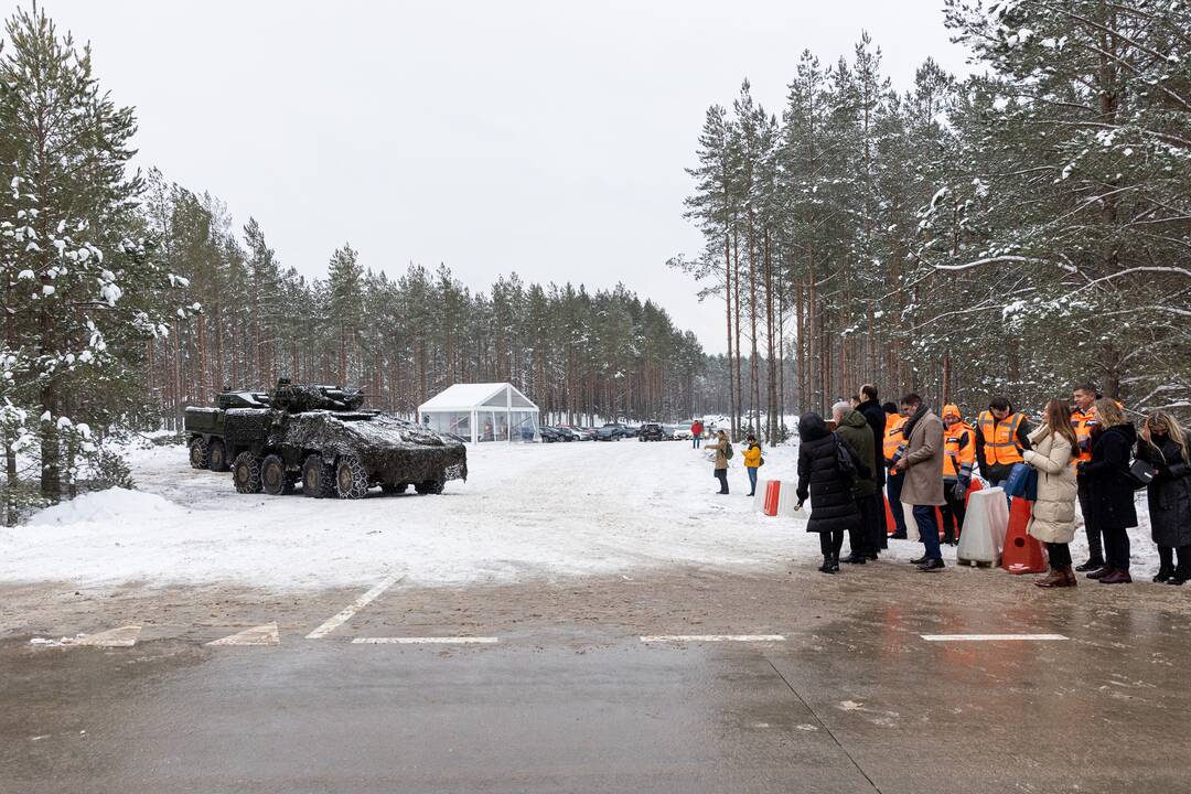 Atnaujintas kelias į Pabradės poligoną