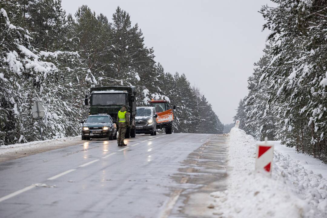 Atnaujintas kelias į Pabradės poligoną