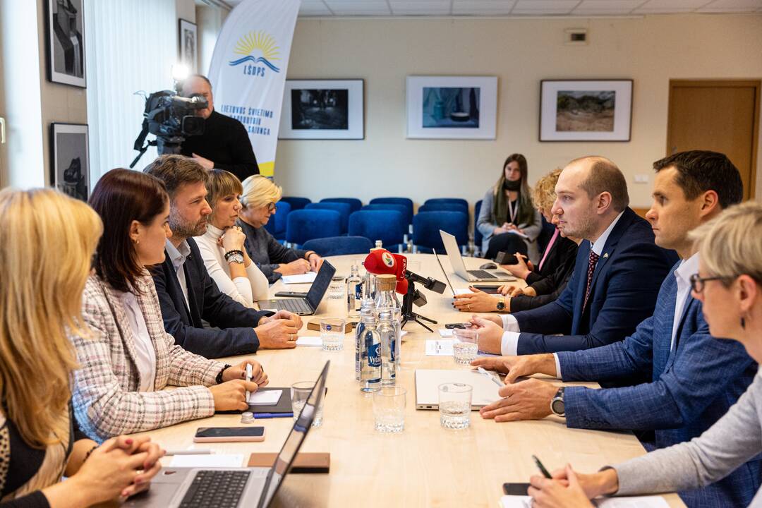 Švietimo darbuotojų profesinės sąjungos atstovų ir ministro susitikimas
