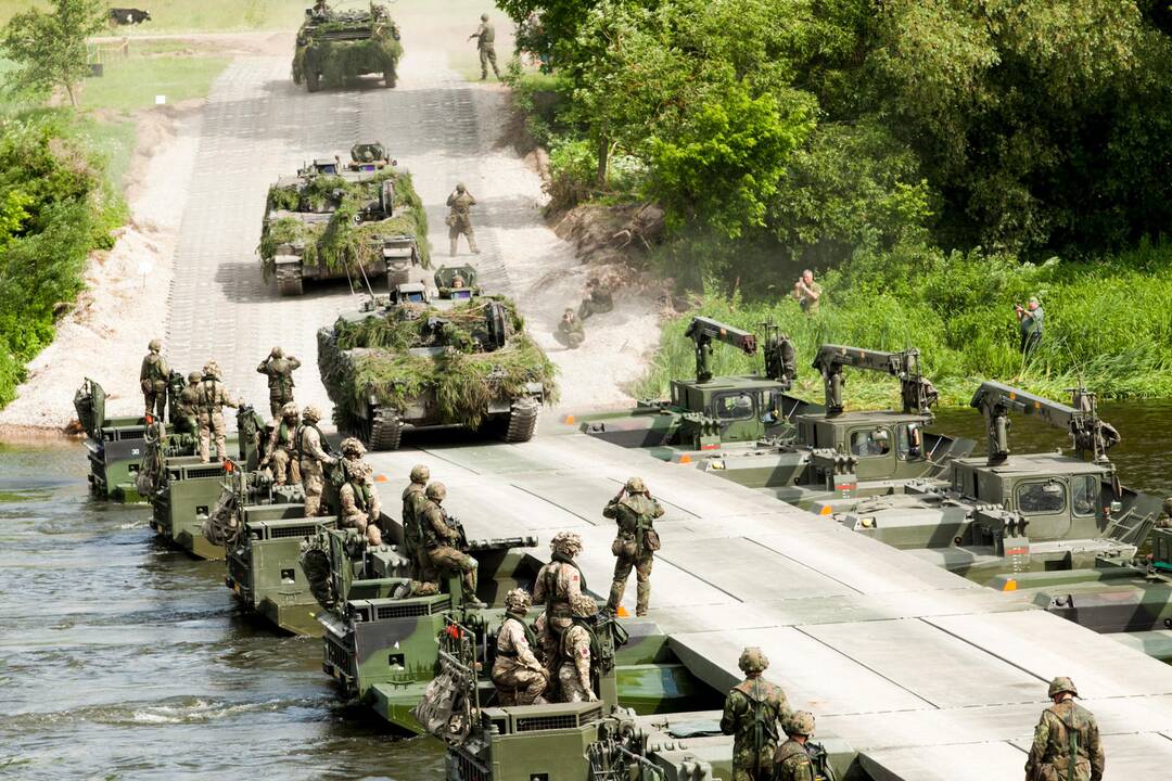 Prasideda didelės karinės pratybos „Geležinis Vilkas“