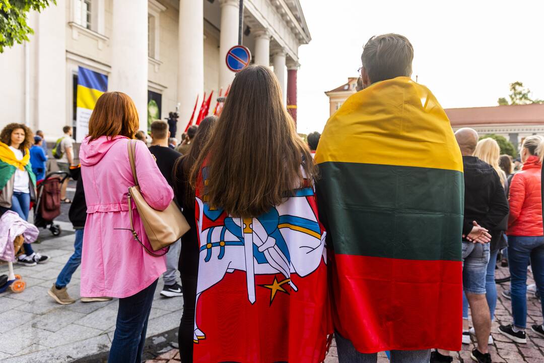 „Tautiškos giesmės“ giedojimas Vinco Kudirkos aikštėje